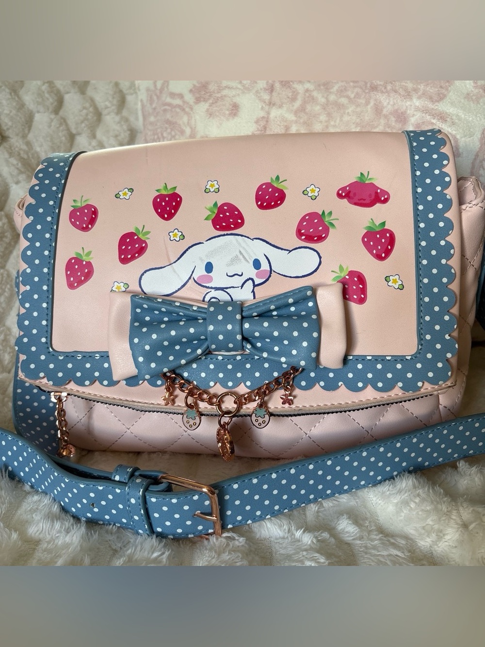 🍓Sanrio BoxLunch Exclusive Cinnamoroll Strawberry Quilted Crossbody Bag